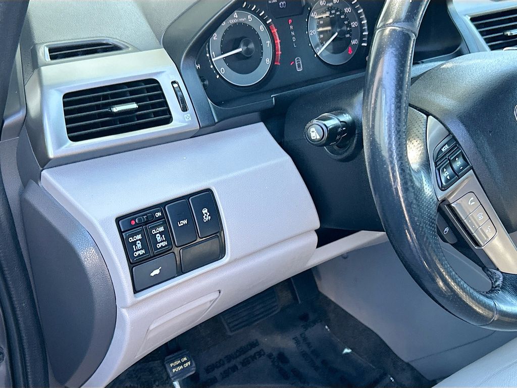 Thumbnail: 2016 Honda Odyssey - 10