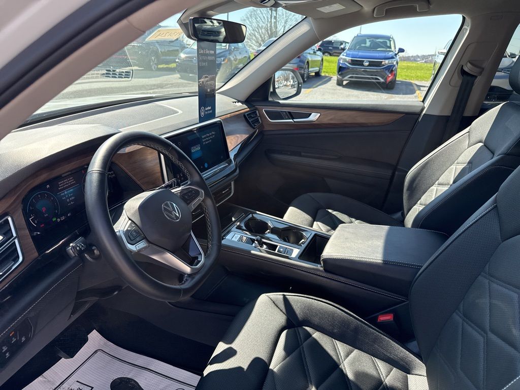 2025 Volkswagen Atlas 2.0T SE w/Technology White at Subaru and VW of Moon Township