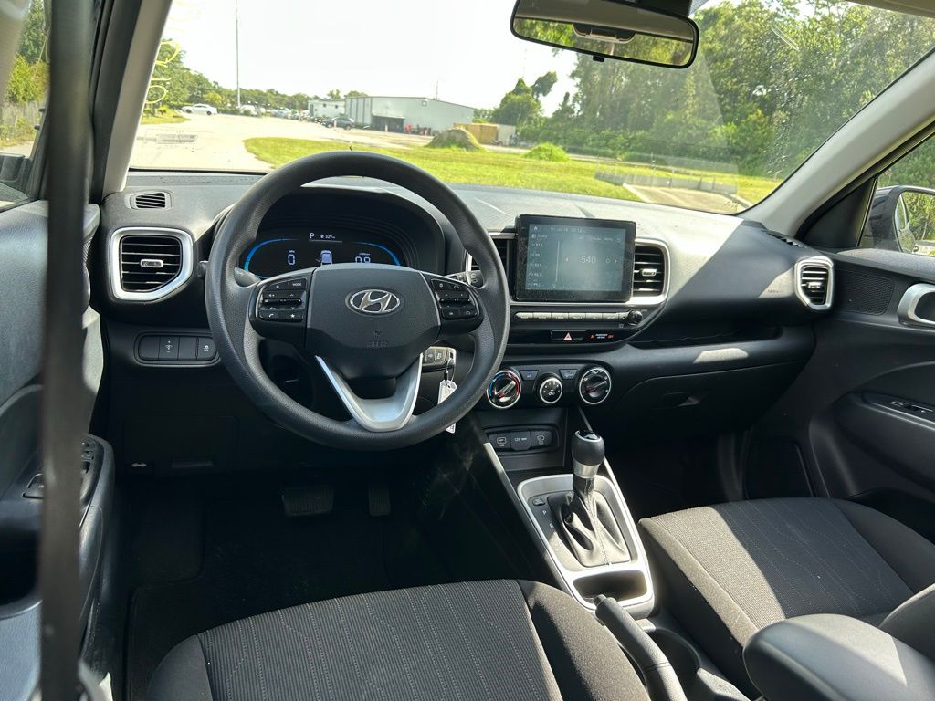 Thumbnail: 2023 Hyundai Venue - 12