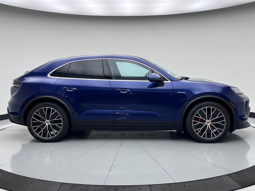 Thumbnail: 2025 Porsche Macan - 8