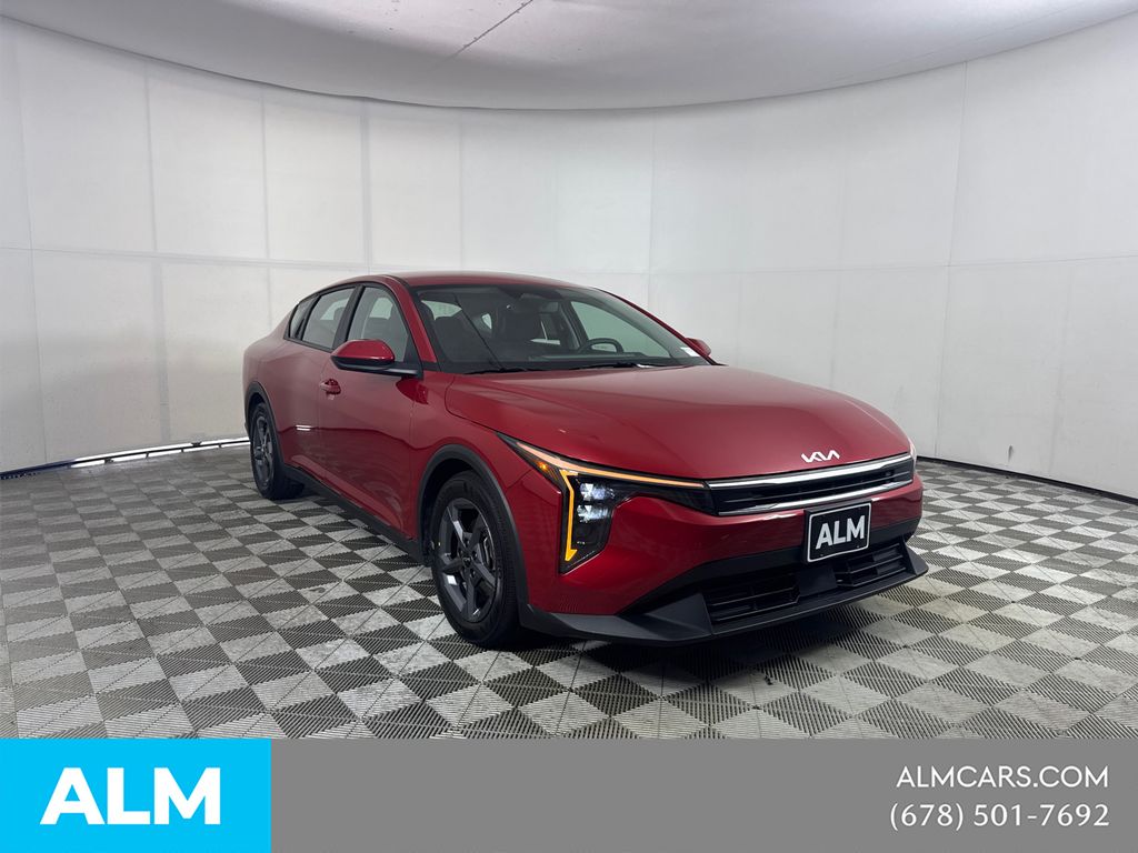 Used 2025 Red Kia LXS image 4