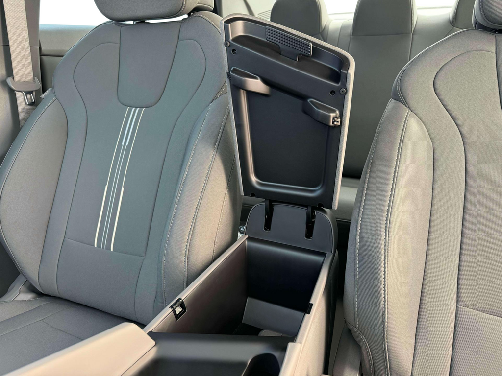 2025 Hyundai Elantra Sport 18