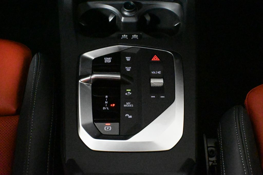 Thumbnail: 2025 BMW 2 Series - 25