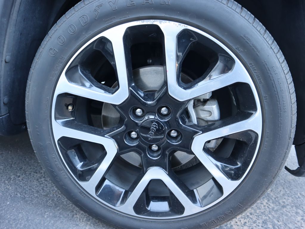 Thumbnail: 2018 Jeep Compass - 15