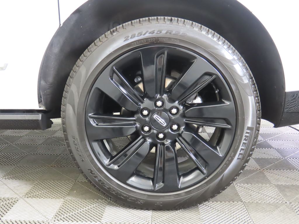 2024 Lincoln Navigator Black Label 32