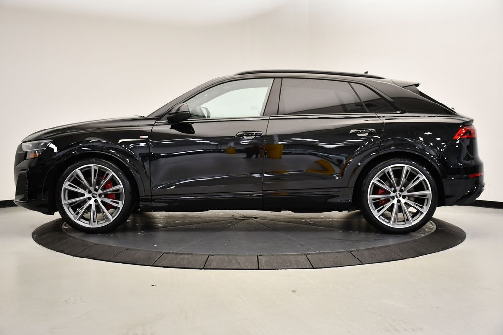 Thumbnail: 2026 Audi Q8 - 2