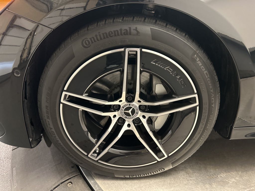 Thumbnail: 2025 Mercedes-Benz E-Class - 10