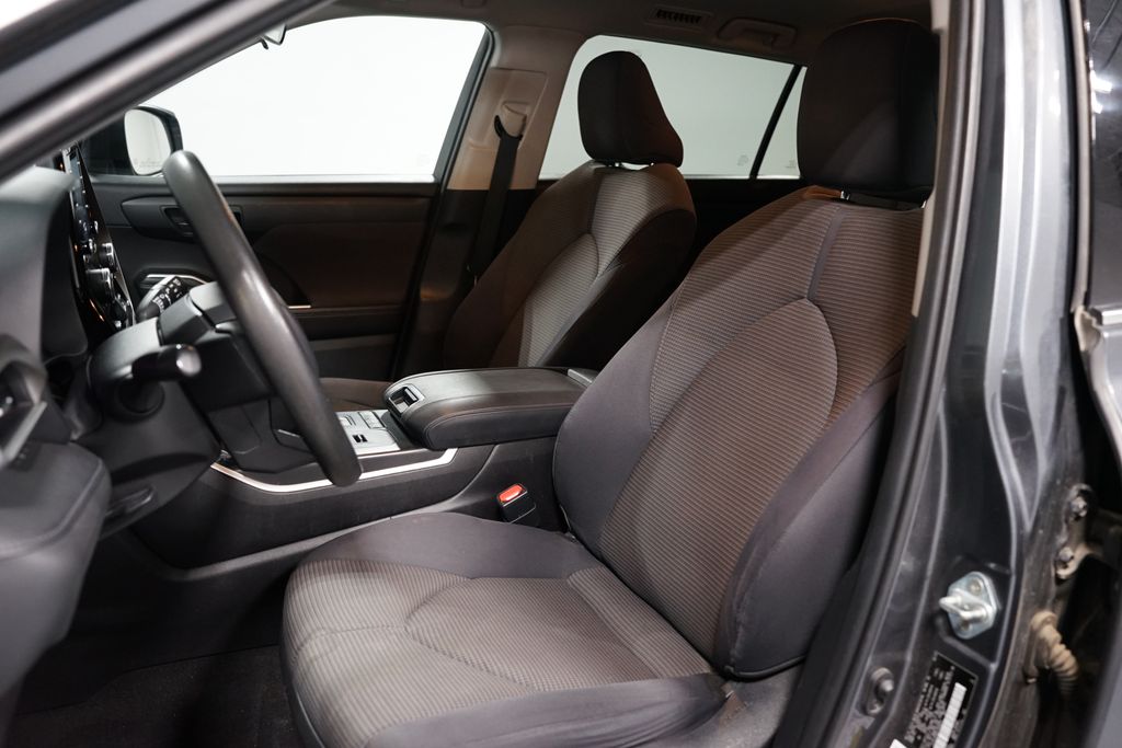 Thumbnail: 2020 Toyota Highlander - 6