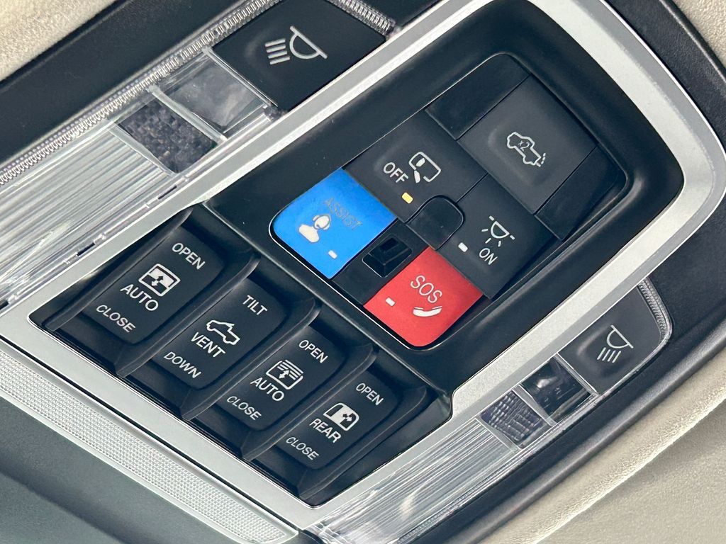 New 2026 Granite Crystal Metallic Clearcoat Ram Tungsten image 21