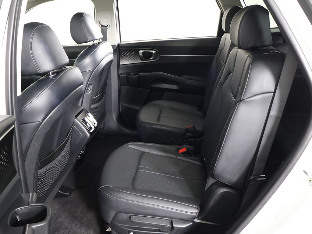 Used 2022 White Kia EX image 36