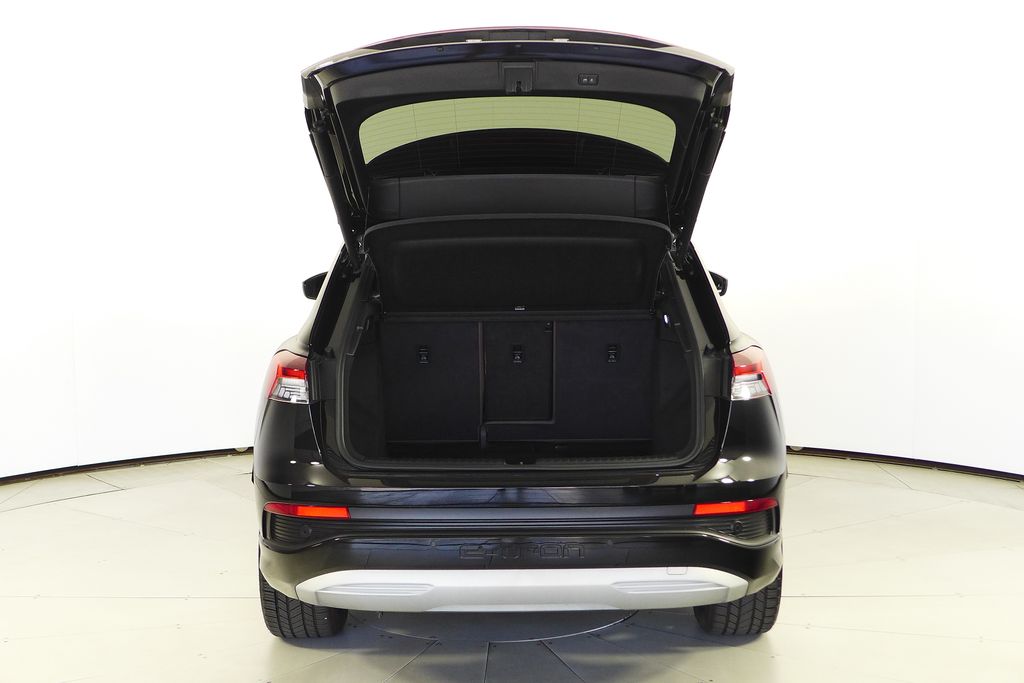 Thumbnail: 2023 Audi Q4 e-tron - 10