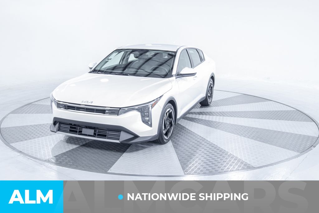 2025 Kia K4 EX photo 2