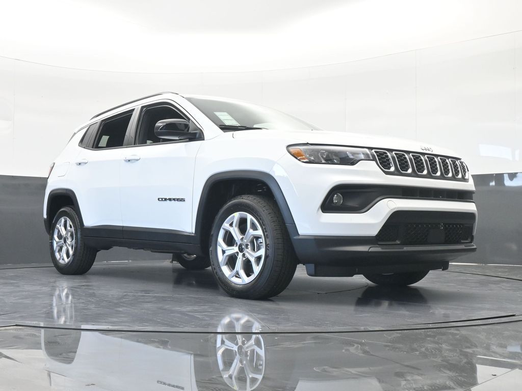 New 2026 Bright White Clearcoat Jeep Latitude image 55