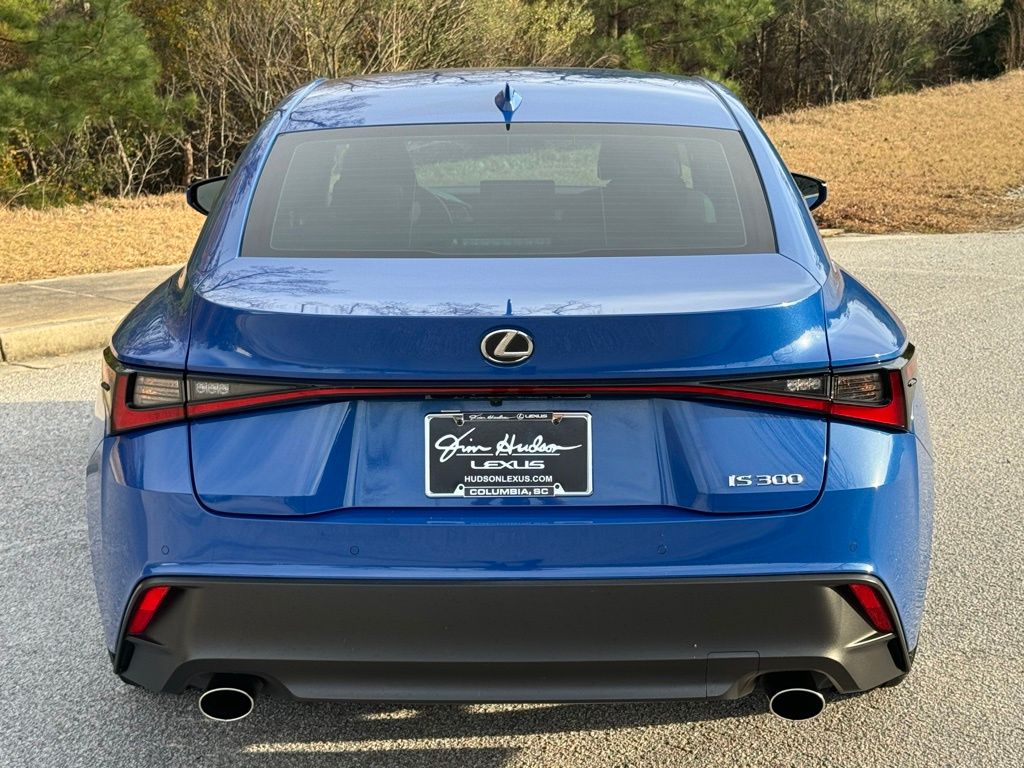 2023 Lexus IS 300 12