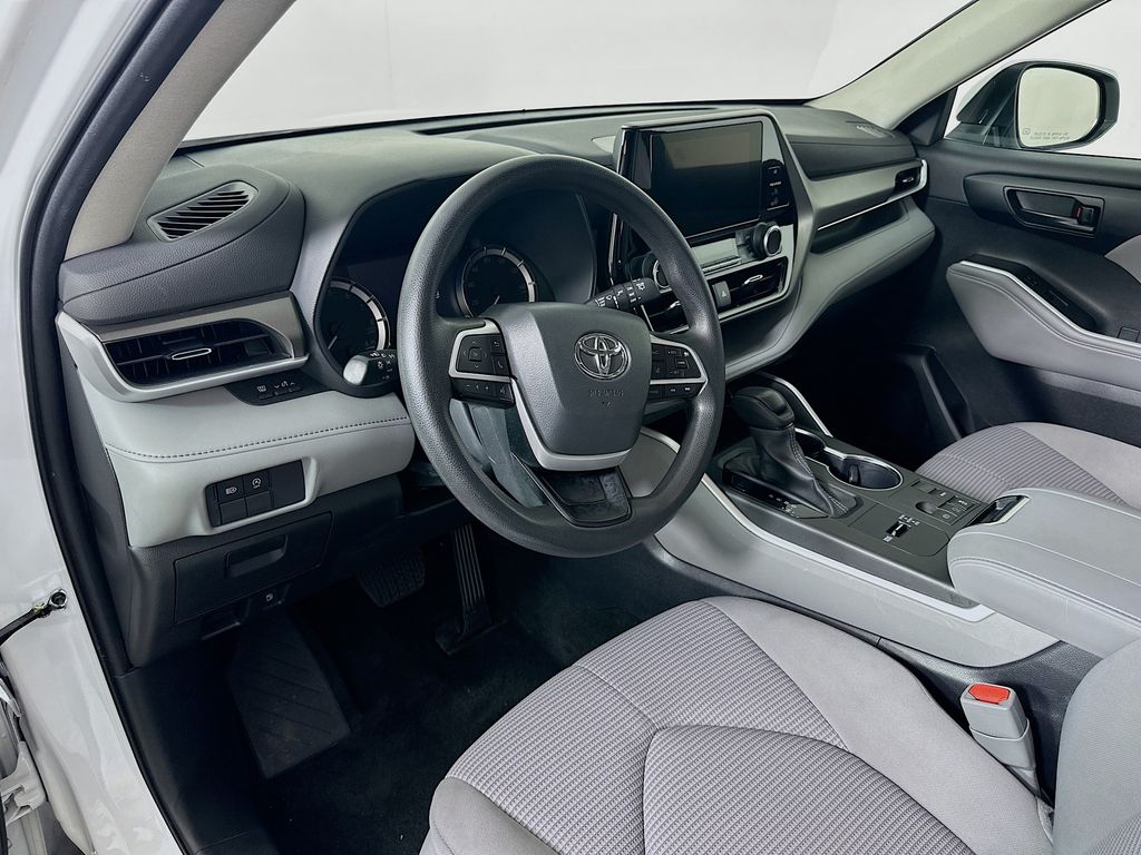 2023 Toyota Highlander L 9