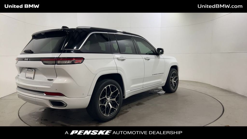 Thumbnail: 2023 Jeep Grand Cherokee - 8