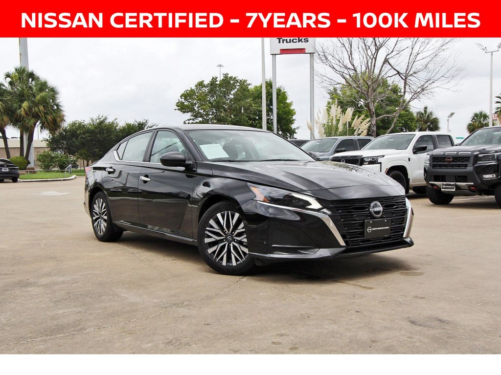 2025 Nissan Altima 2.5 SV Black at South Houston Nissan