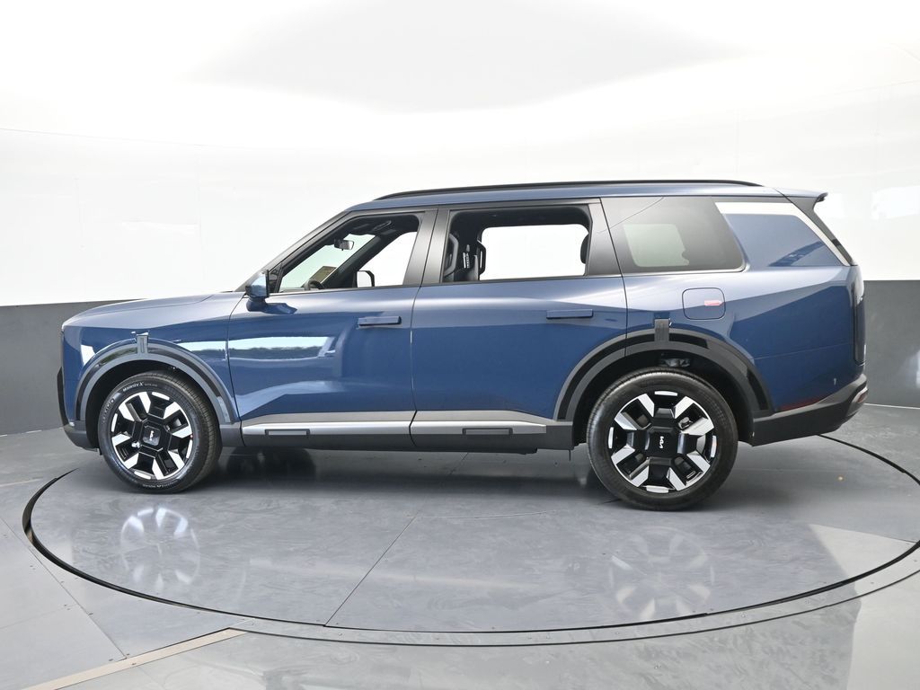 Used 2027 Midnight Lake Blue Kia S image 3