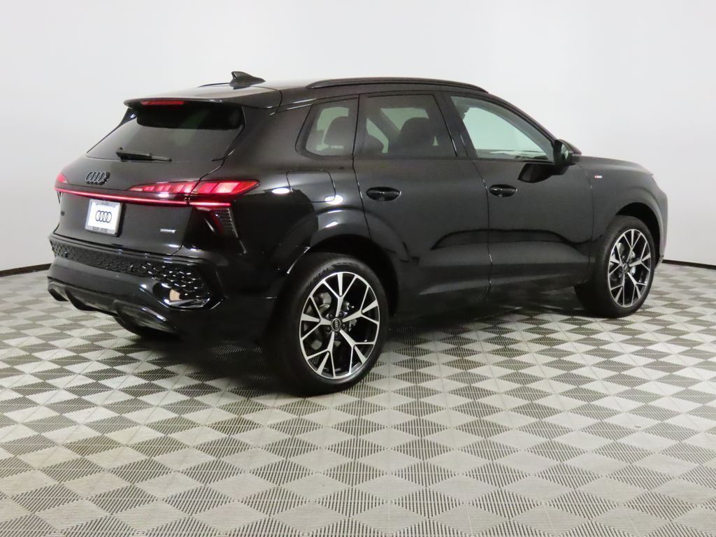 Thumbnail: 2026 Audi Q3 - 5