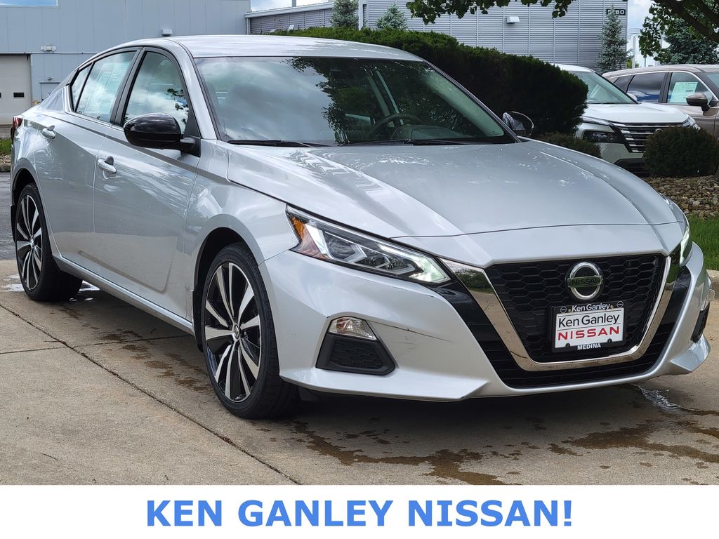 2022 Nissan Altima 2.5 SR images