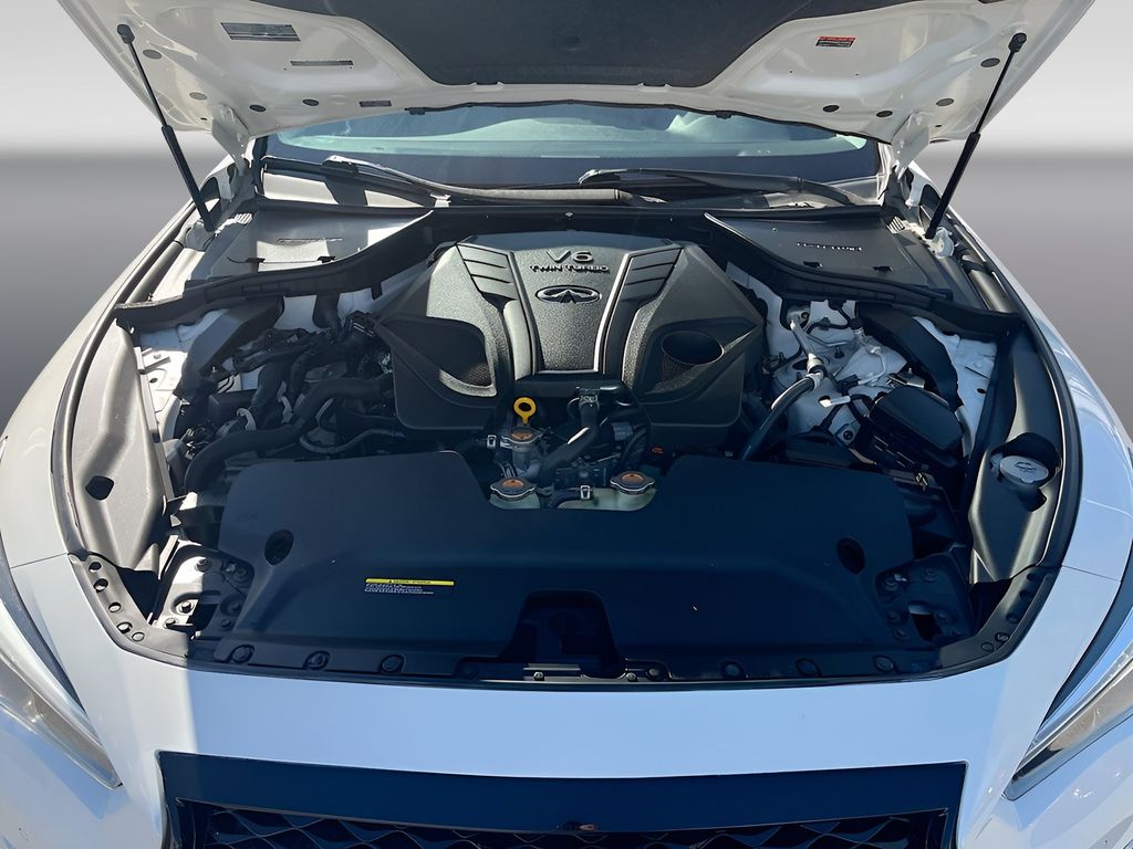 Used 2022 White INFINITI LUXE image 30