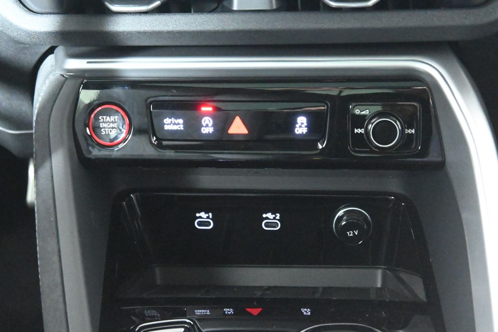 Thumbnail: 2025 Audi SQ5 - 18