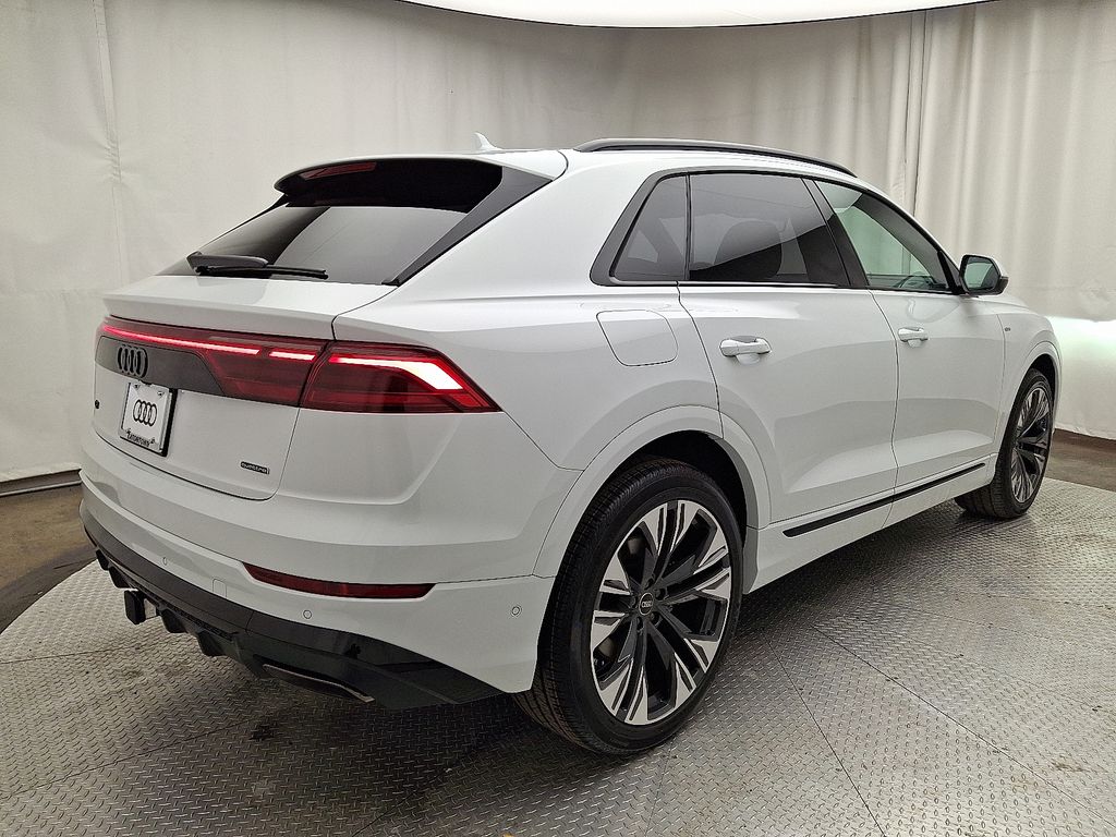 Thumbnail: 2026 Audi Q8 - 3