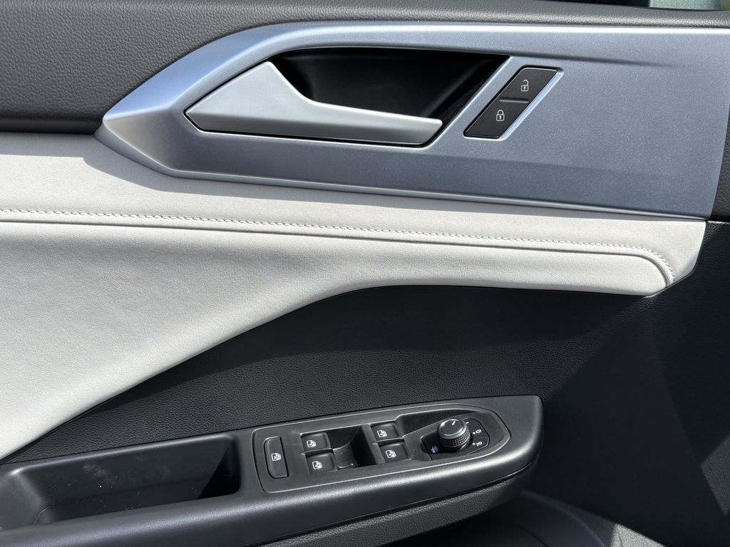 New 2026 White Volkswagen 1.5T SE image 11