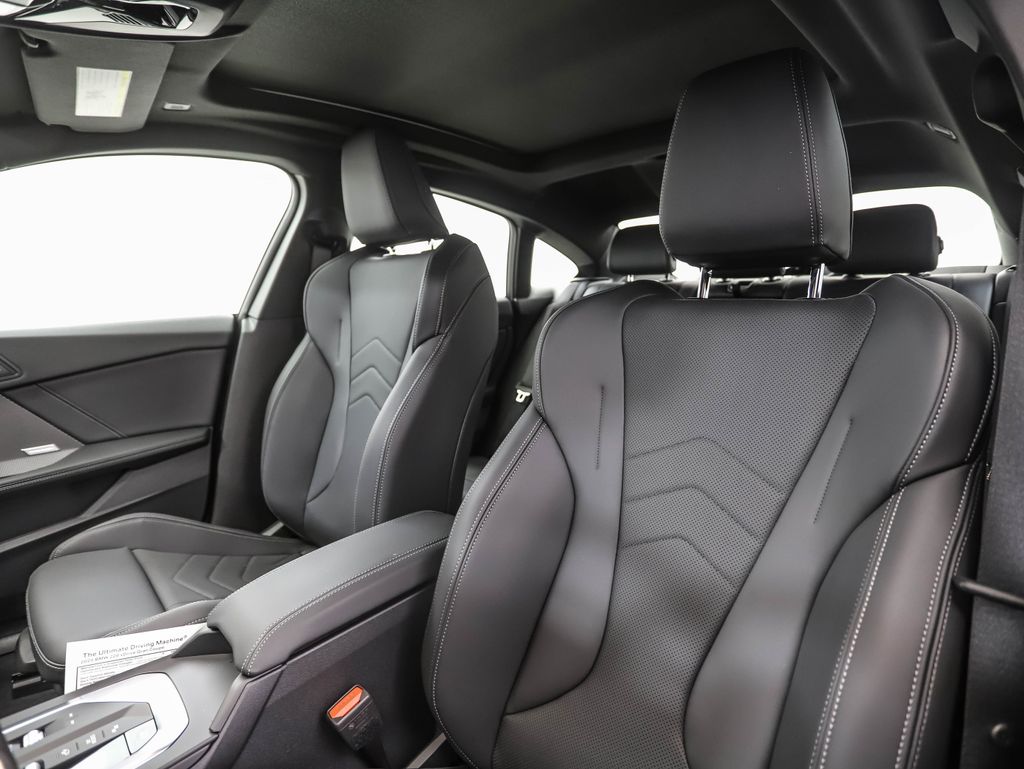 Thumbnail: 2025 BMW 2 Series - 12