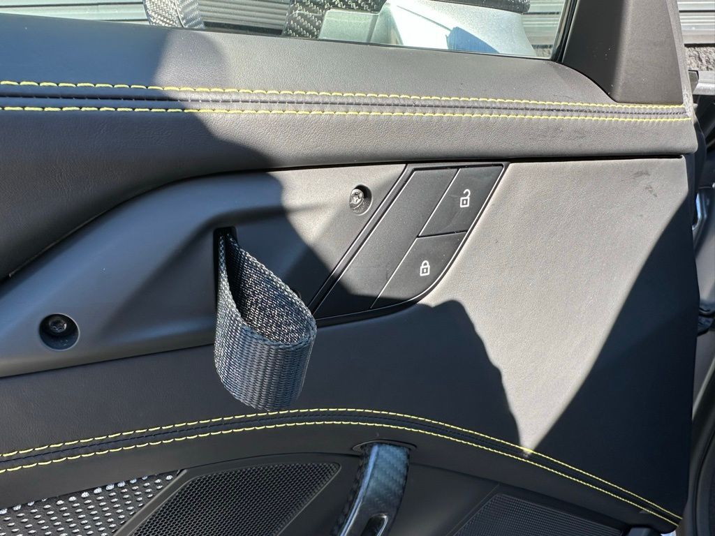 Thumbnail: 2025 Porsche 911 - 16