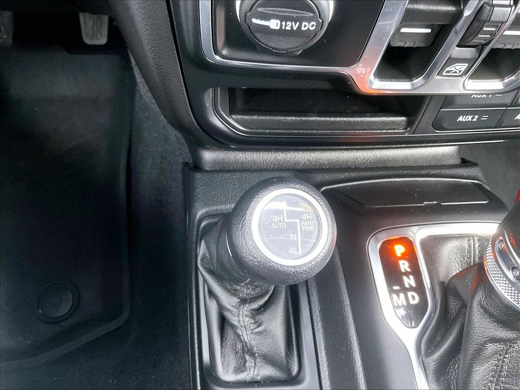 2023 Jeep Wrangler — photo 26