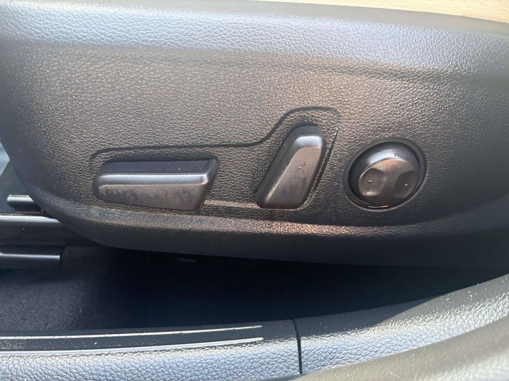 Used 2024 Blue Kia SX image 20