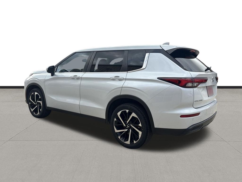 2022 Mitsubishi Outlander ES  at Community Toyota