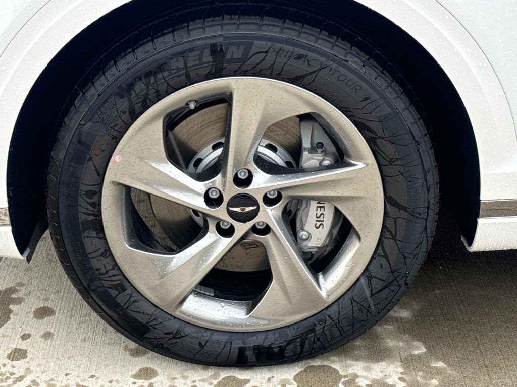 New 2026 White Genesis 2.5T image 4