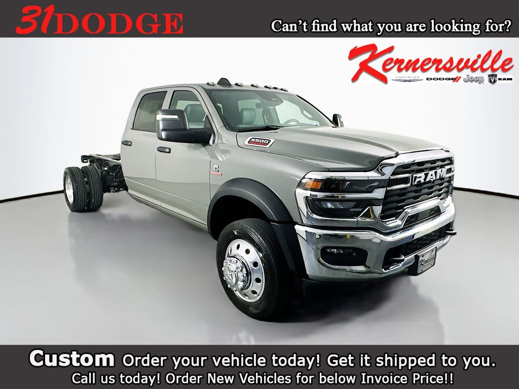 Ceramic White 2026 RAM 5500 Chassis   Automatic