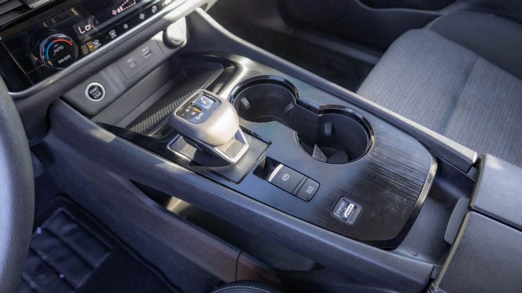 Used 2022 Nissan Rogue SV 4D Sport Utility