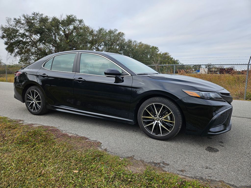 2023 Toyota Camry SE 7