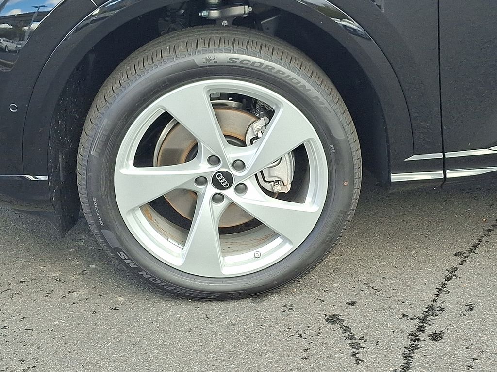 Thumbnail: 2025 Audi Q5 - 5