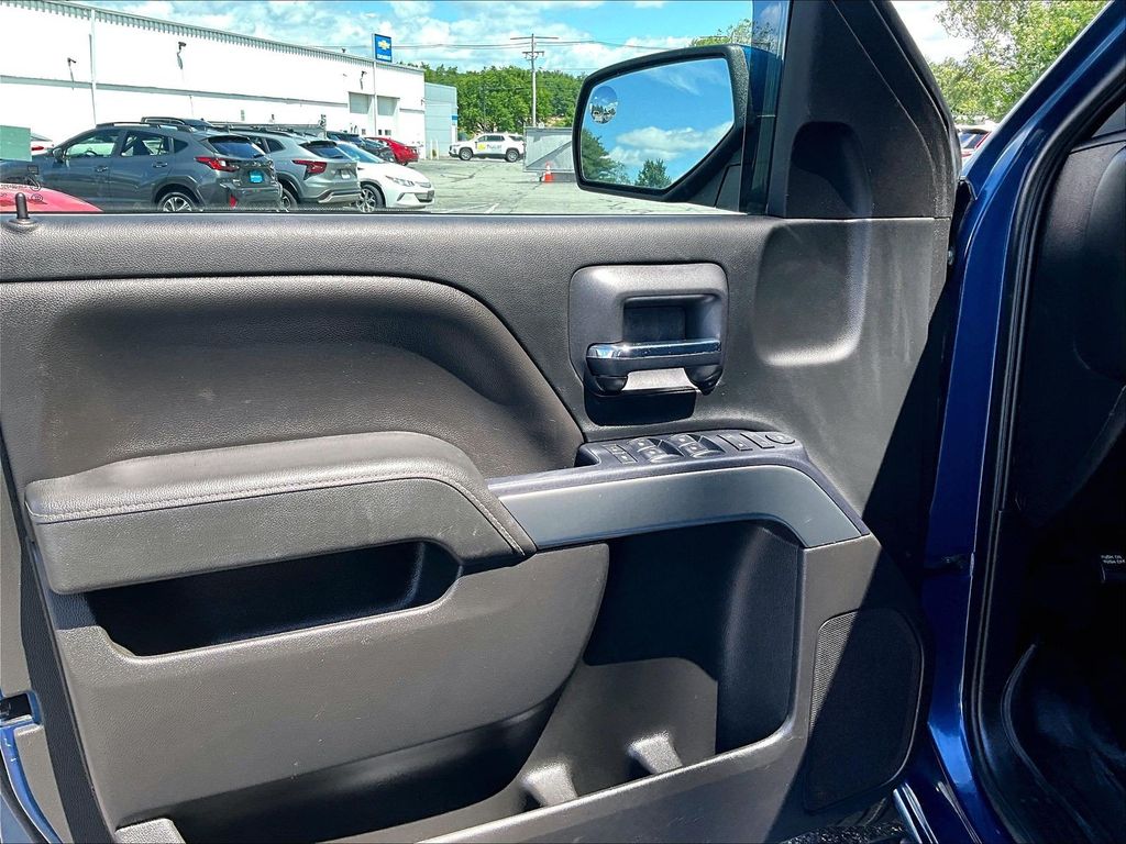 2019 Chevrolet Silverado 1500 LD — photo 9