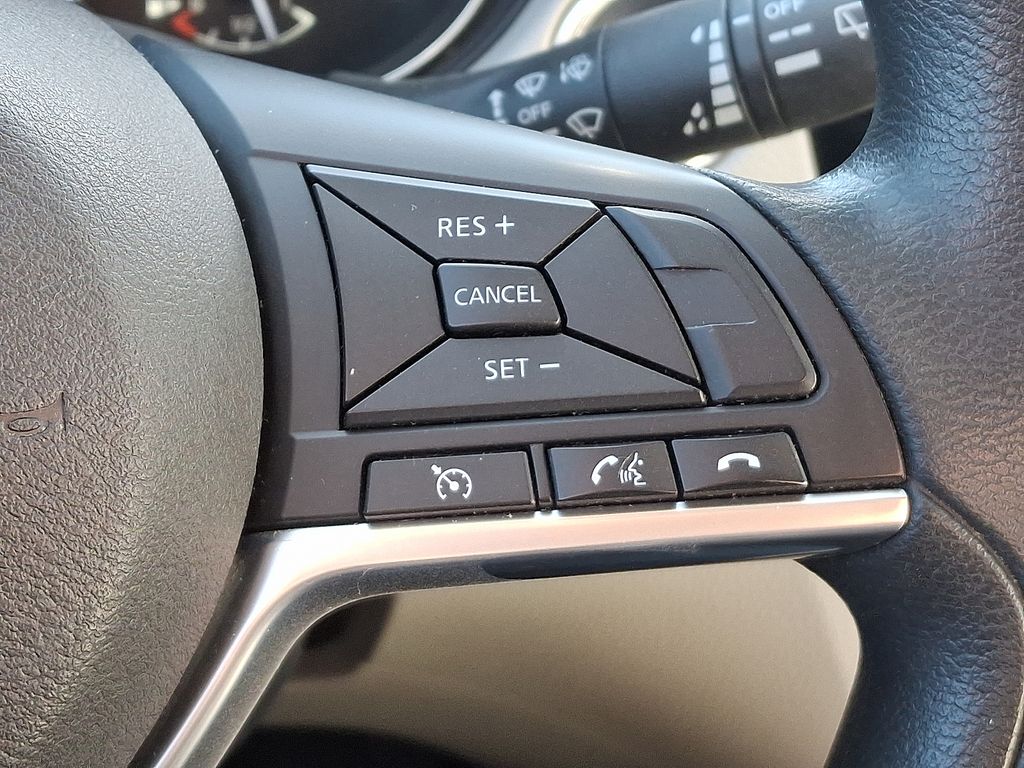 Thumbnail: 2018 Nissan Rogue Sport - 22