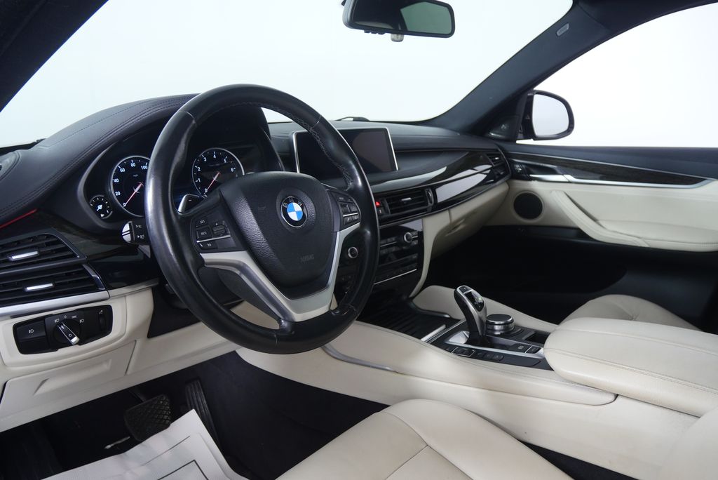 Thumbnail: 2019 BMW X6 - 10