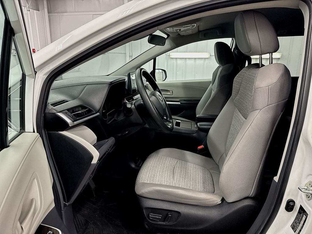 Used 2023 Toyota Sienna Van