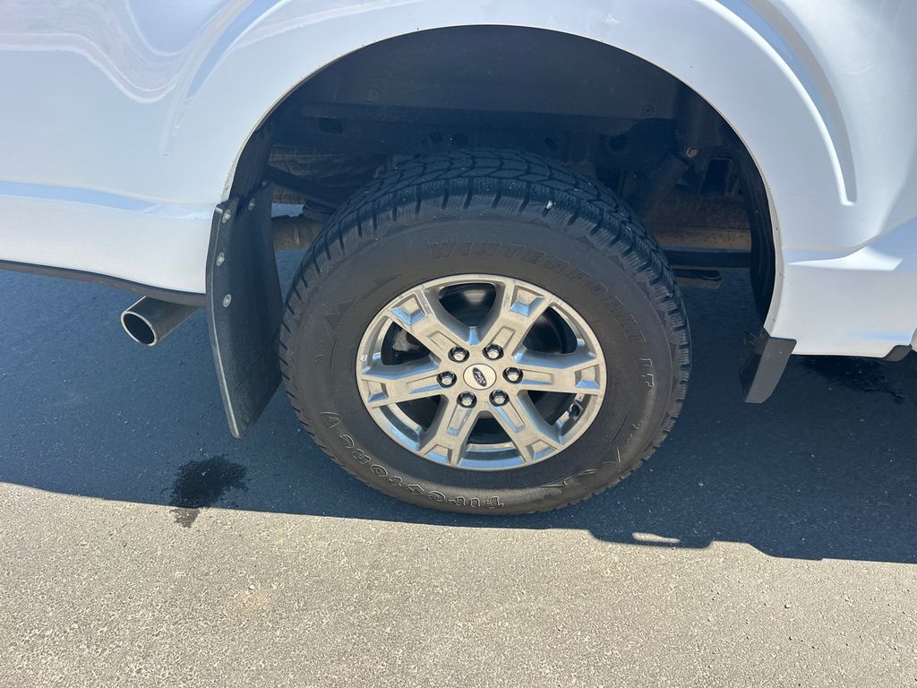 Used 2023 Oxford White Ford Lariat image 17