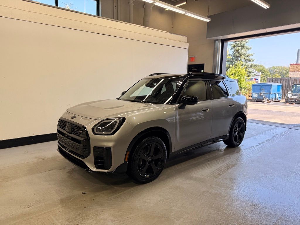 Thumbnail: 2027 MINI Cooper Countryman - 1