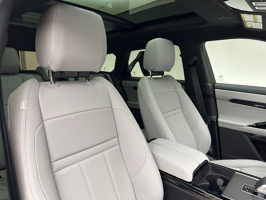 Thumbnail: 2026 Land Rover Range Rover Evoque - 6