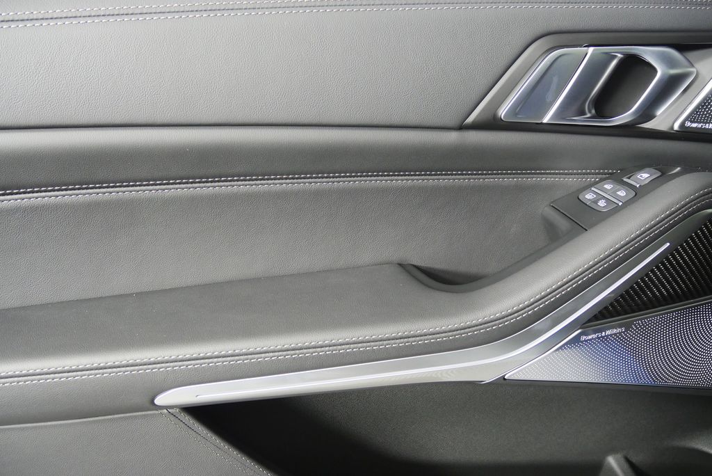 2026 BMW X7 Alpina XB7 17
