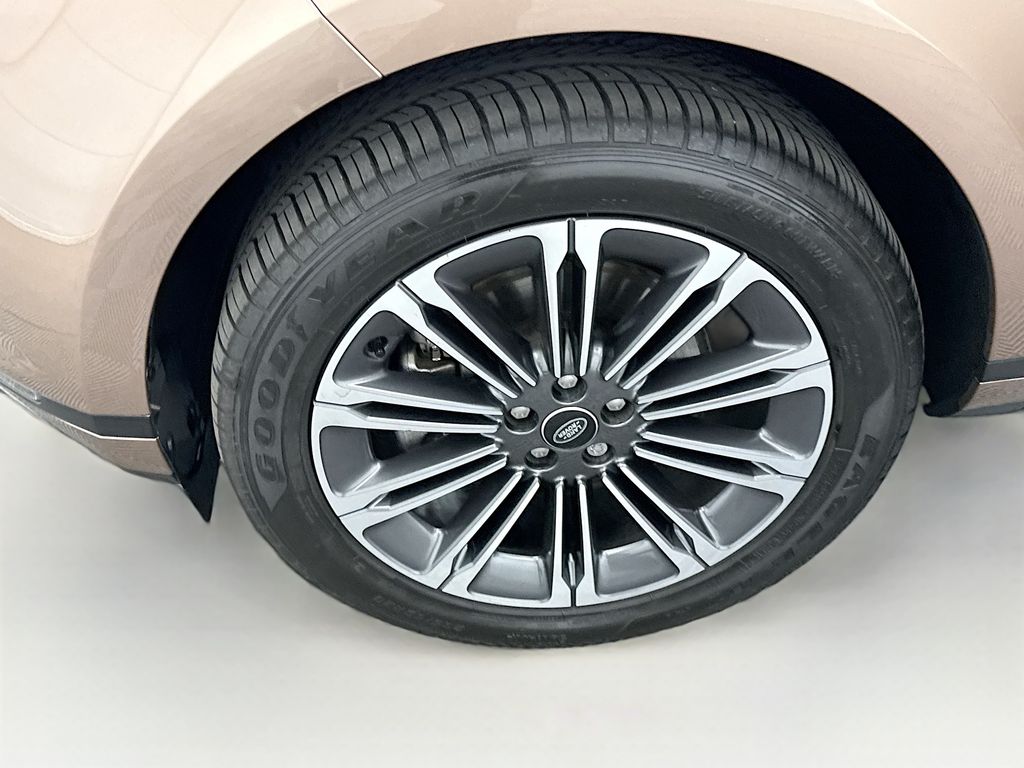 Thumbnail: 2025 Land Rover Range Rover Evoque - 29