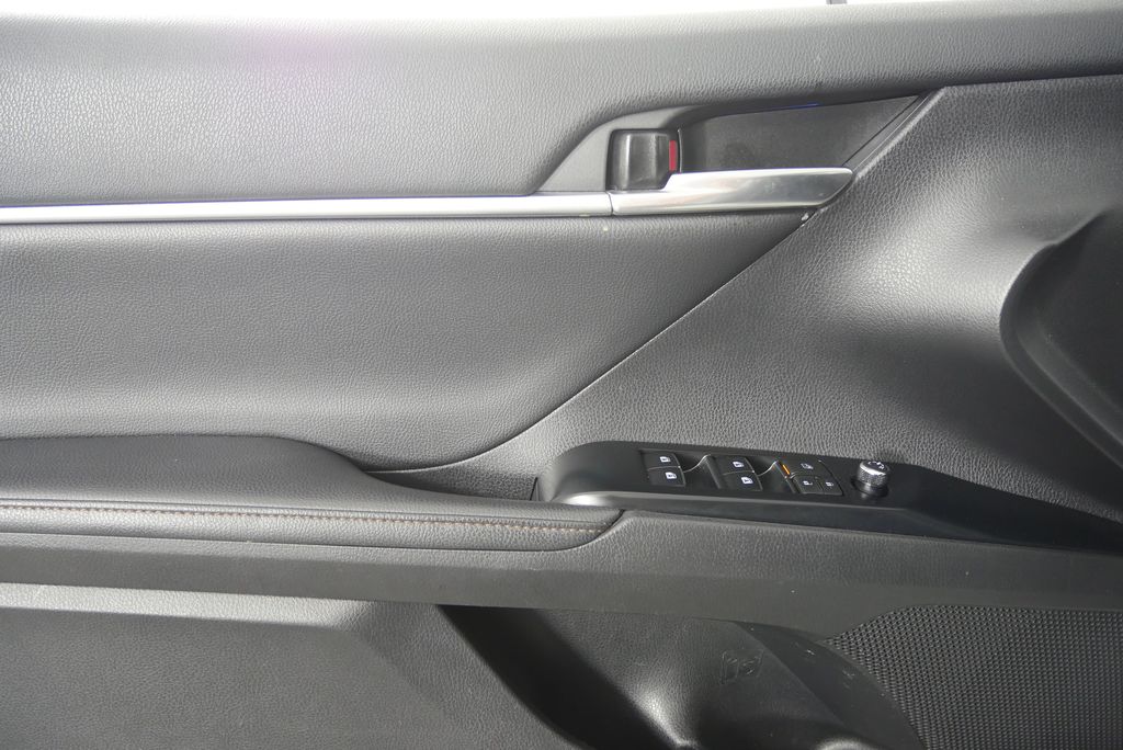 Thumbnail: 2020 Toyota Camry - 9