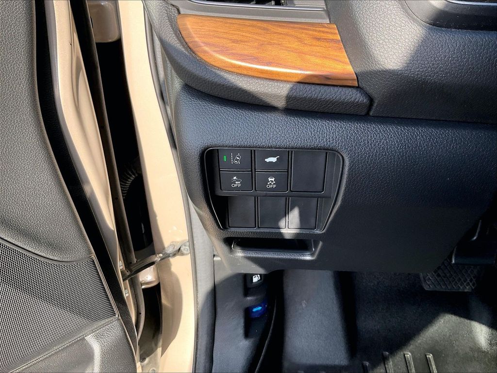 2017 Honda CR-V — photo 27