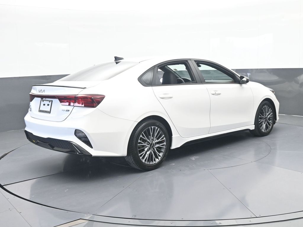 Used 2024 Snow White Pearl Kia GT-Line image 6